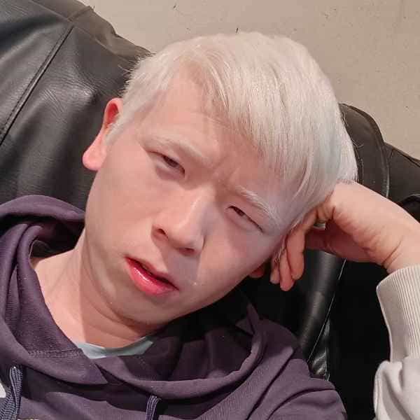 贵州31岁单身帅哥真诚找对象-呼和浩特征婚相亲网